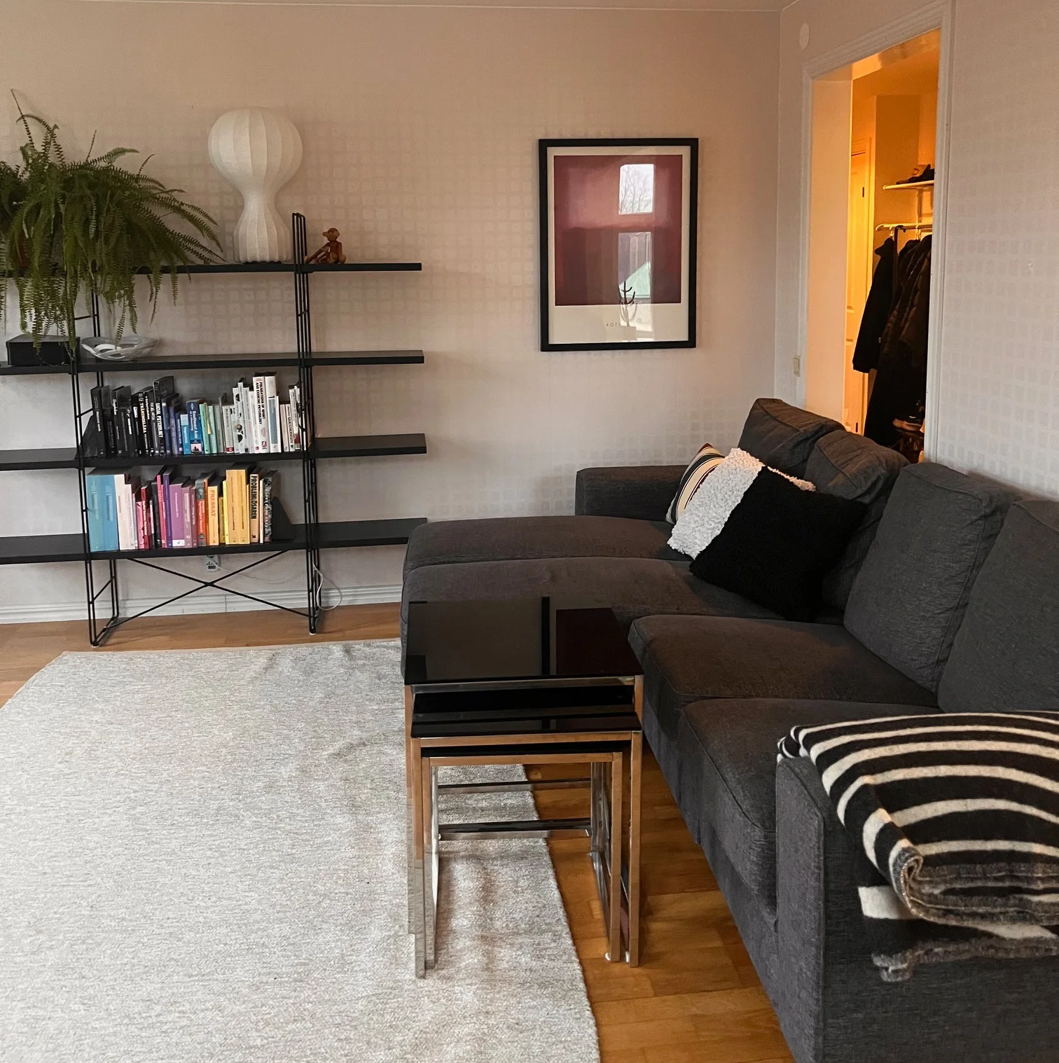Vardagsrum i mysig tvåa på Hantverksgatan 12 i Halmstad
